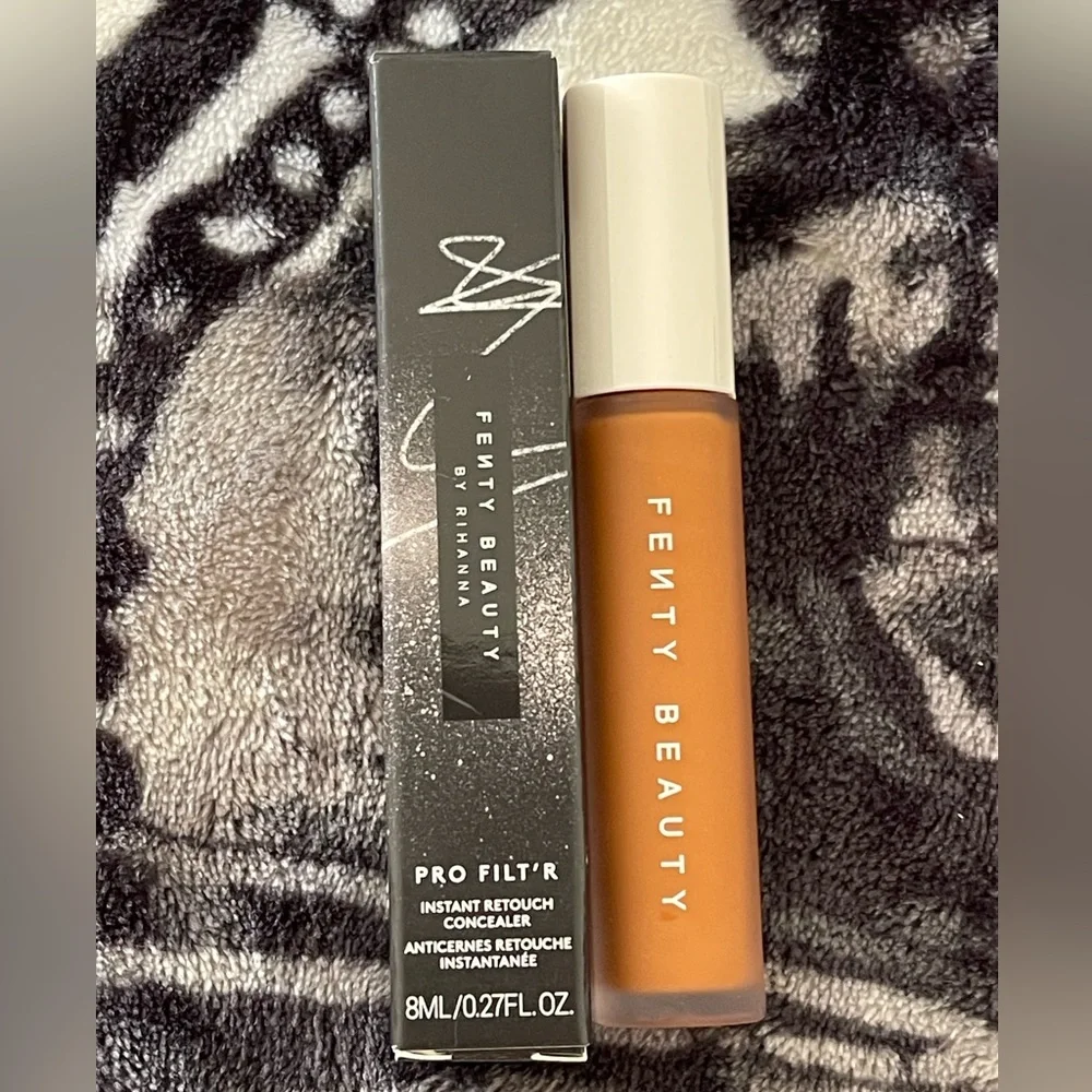 Fenty 440 Pro Filt'r Instant Retouch Concealer